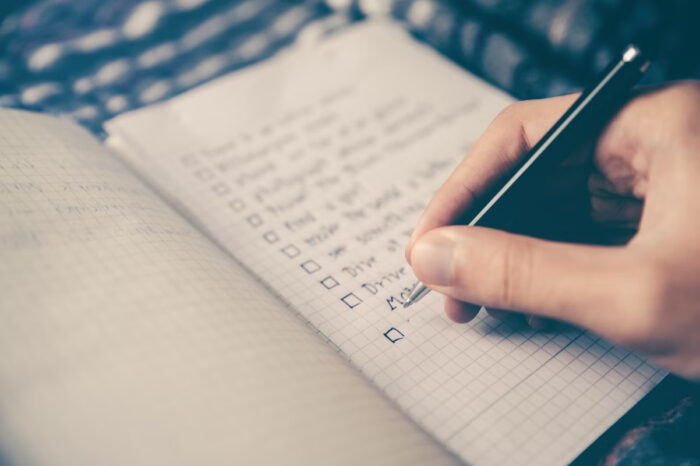 first flat checklist - studysmarter magazine